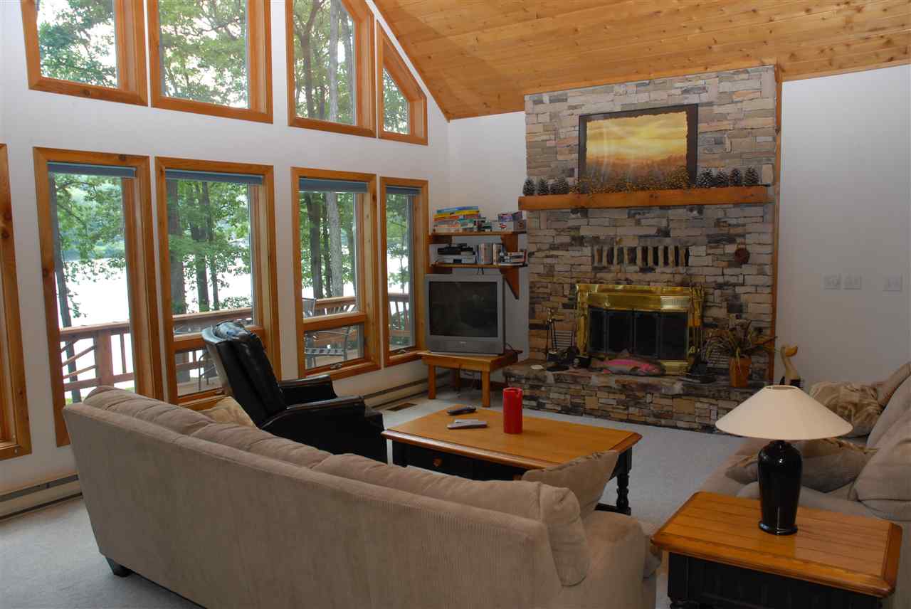 resized-2349823-OVRBOW Great room (7).JPG